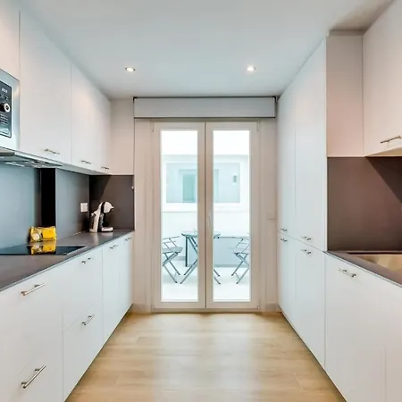 Huerto 22 Chic Urban Corner Apartment