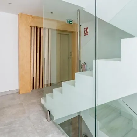 Huerto 22 Chic Urban Corner Apartment Estepona
